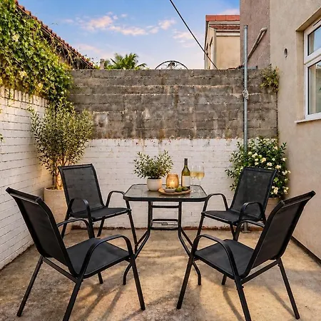 Hébergement de vacances Modern Four Bed Home Near City Centre Sleep 8